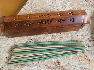 Porta incenso in legno, Vintage
con bastoncini 