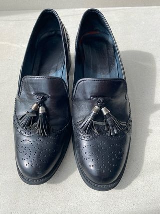 Zapatos negros de medio tacón