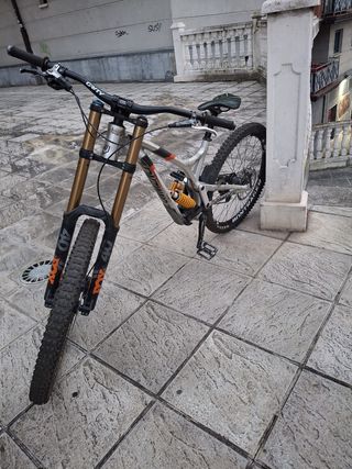 Commencal Supreme V4