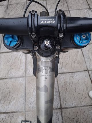 Commencal Supreme V4