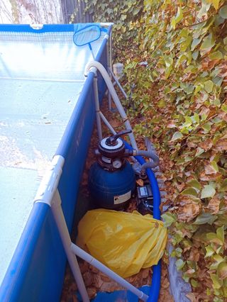 Piscina con depuradora