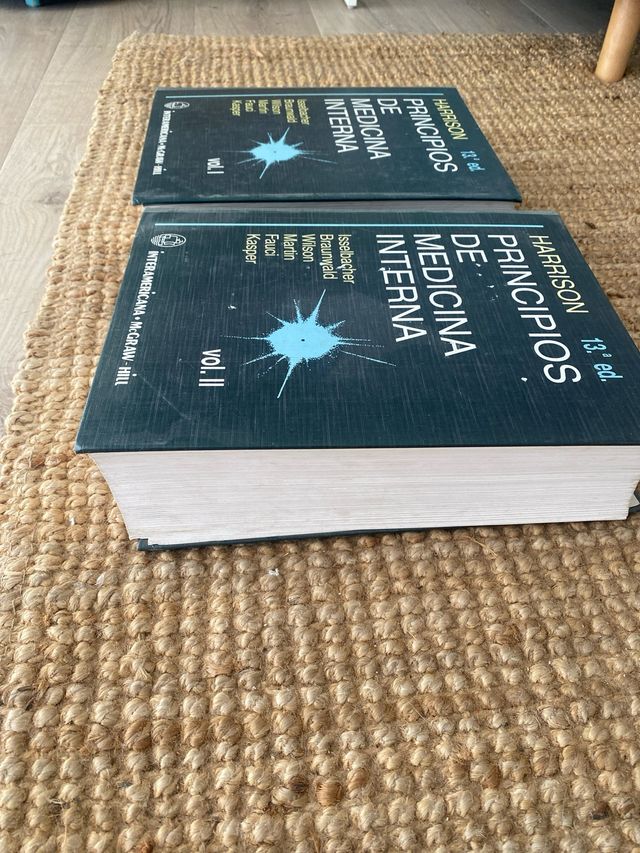2 Libros de medicina Harrison