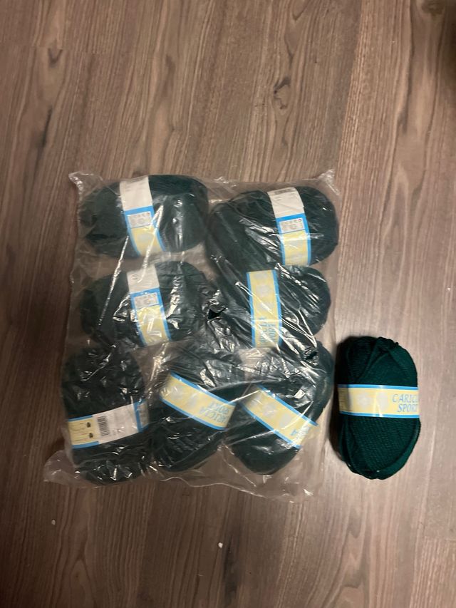 Lote de 8 ovillos de lana verde 