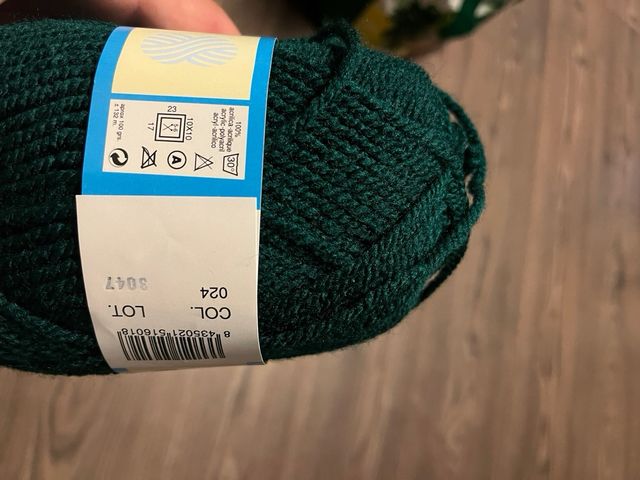 Lote de 8 ovillos de lana verde 