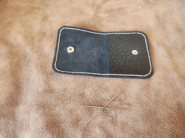 Monedero diseño en cuero