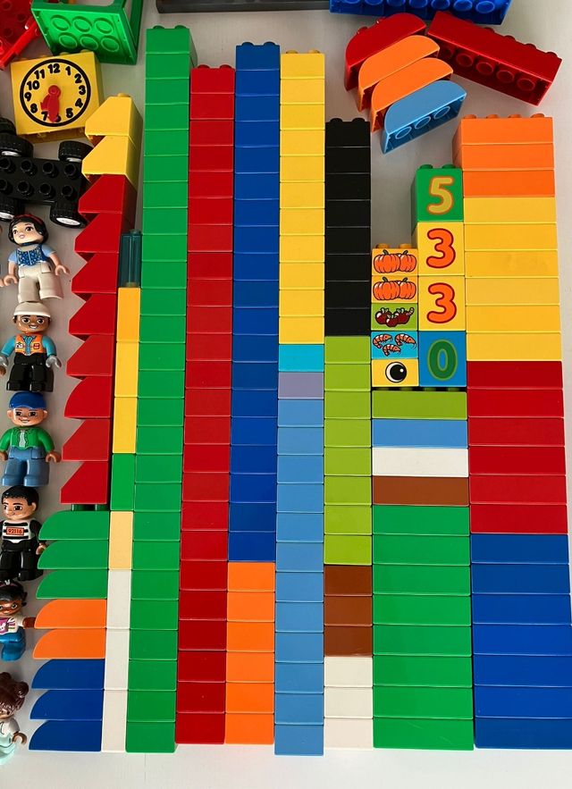 Piezas y muñecos Lego Duplo