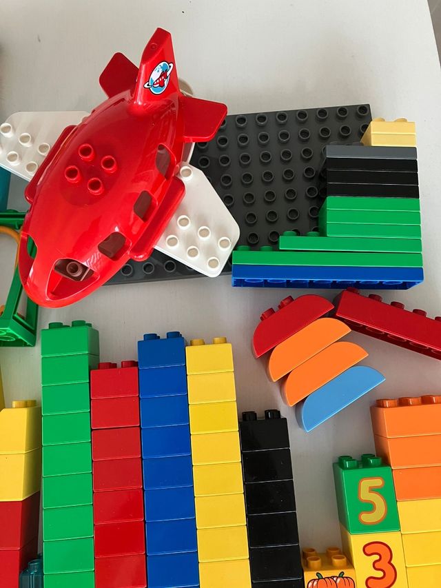 Piezas y muñecos Lego Duplo