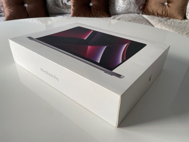 Caja MacBook Pro M1