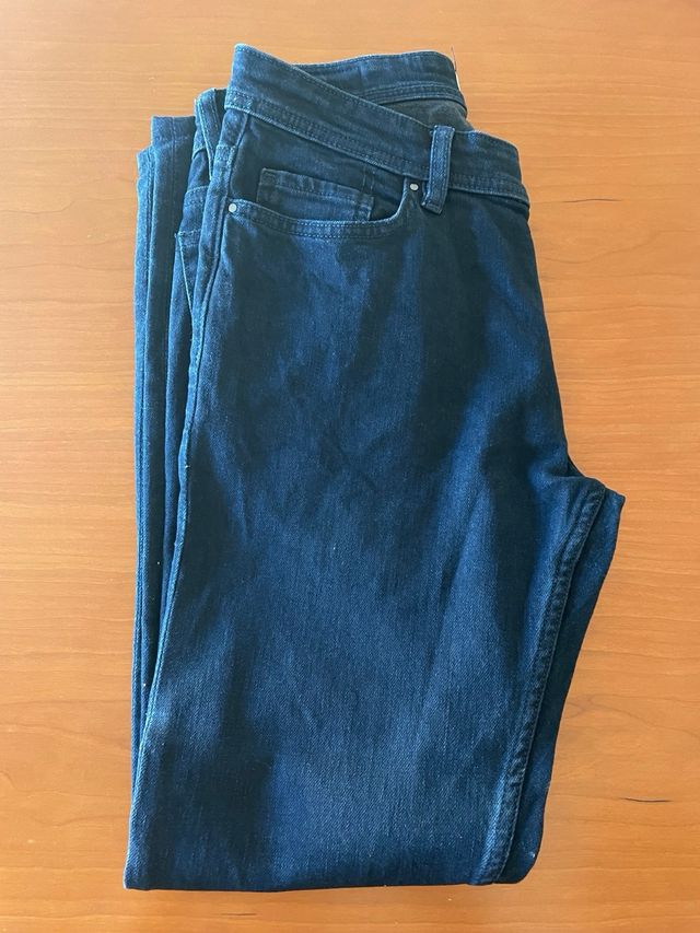 Pantalon vaquero Mango