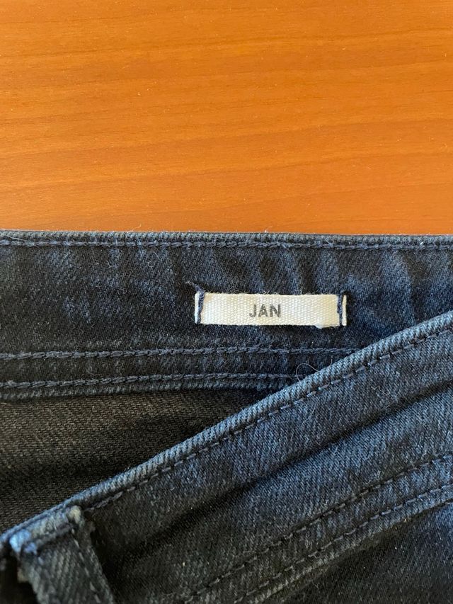 Pantalon vaquero Mango