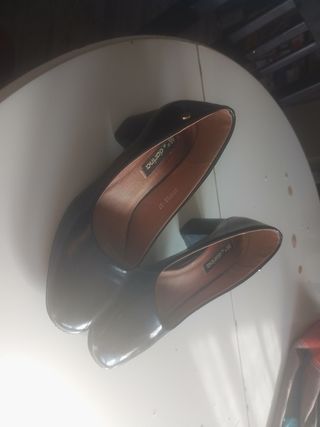 Salones ligeramente acharolados