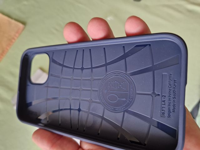 Funda iphone 13 Spigen