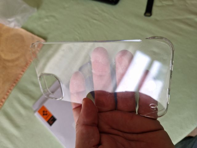 Funda iphone 13 Spigen