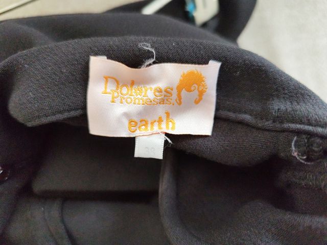 Falda negra Dolores Promesas