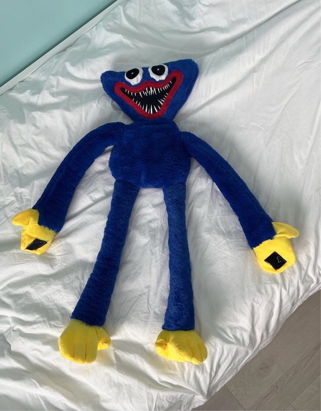 Peluche Huggy Wuggy del juego Poppy Playtime