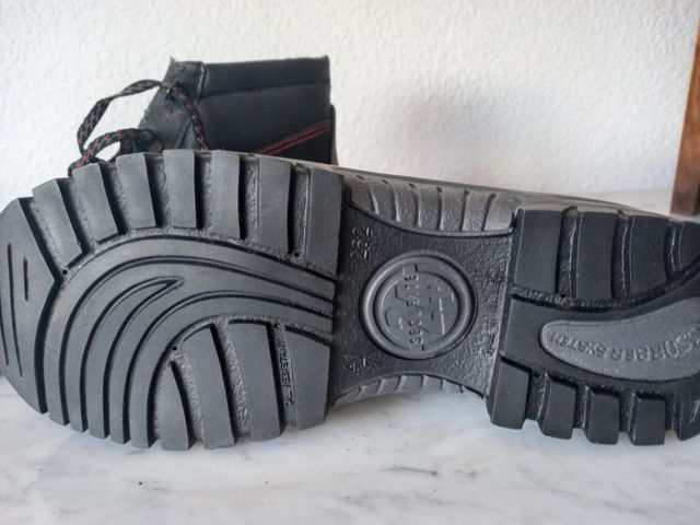 Zapatos o botas de seguridad N° 41 en negros