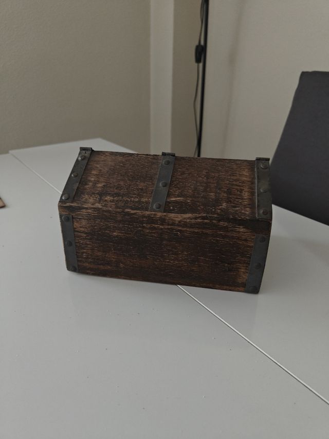 Mini baúl retro de madera artesanal