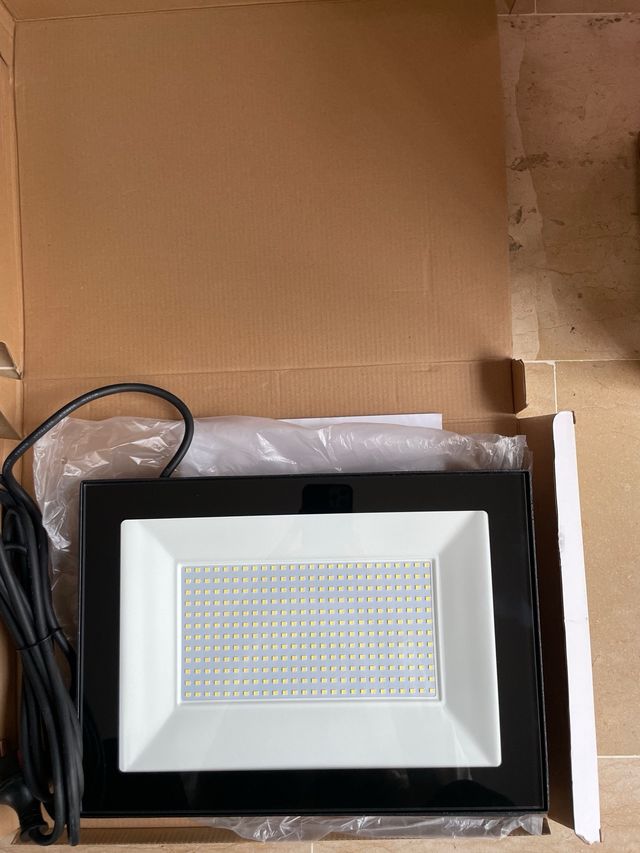 Foco LED 200W IP65 Exterior