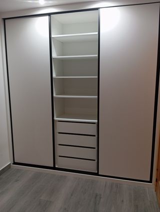 Fuster. Carpintero de madera profesional, muebles