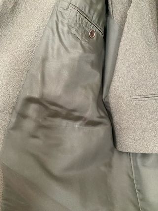 Traje chaqueta. Color tonos verdes