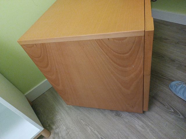 Mesilla cajonera con ruedas