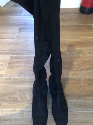 Botas altas negras nuevas