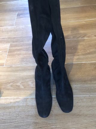 Botas altas negras nuevas
