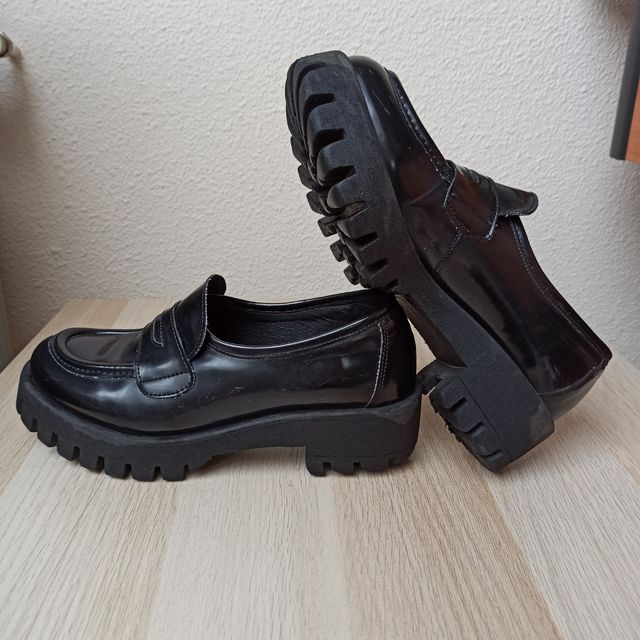 Mocasines de charol de plataforma