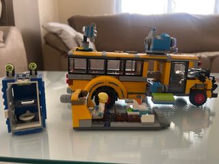 Lego autobús encantado y baño portátil