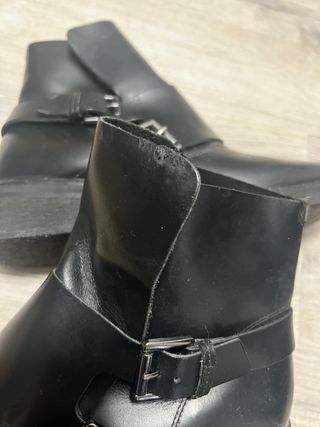 Botas piel negra talla 38 mujer de Pull and Bear