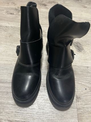 Botas piel negra talla 38 mujer de Pull and Bear