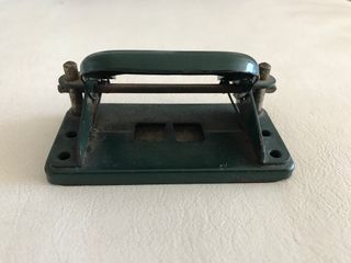 Furador papel vintage Kin Made in Czechoslovakia