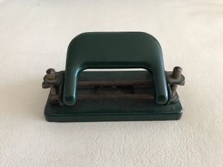 Furador papel vintage Kin Made in Czechoslovakia