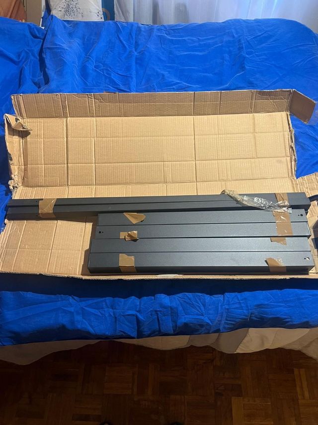 Patas cuadradas y estructura mesa Emuca