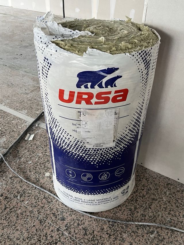 Lana Mineral URSA royo precortado 40cm