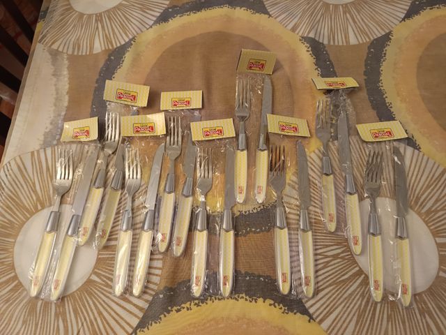 SET cuchillo y tenedor Leche Pascual
