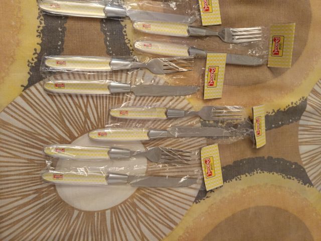 SET cuchillo y tenedor Leche Pascual