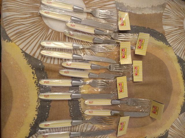 SET cuchillo y tenedor Leche Pascual