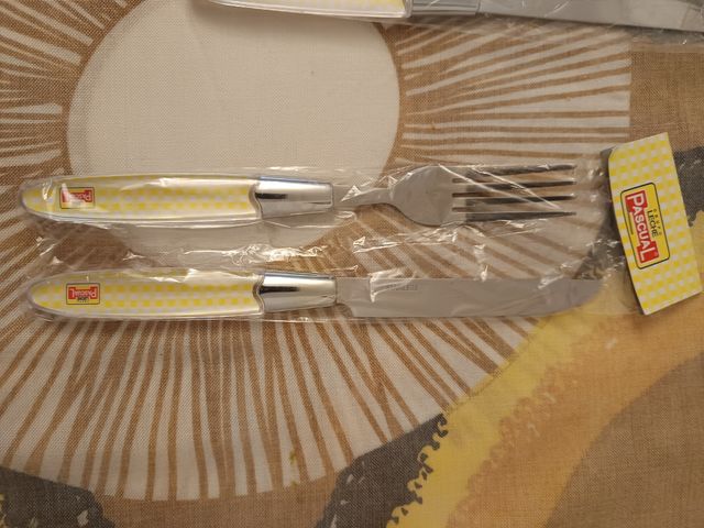SET cuchillo y tenedor Leche Pascual