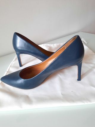 Zapato salón azul marino Zara talla 35