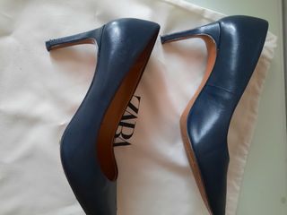 Zapato salón azul marino Zara talla 35