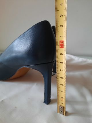 Zapato salón azul marino Zara talla 35