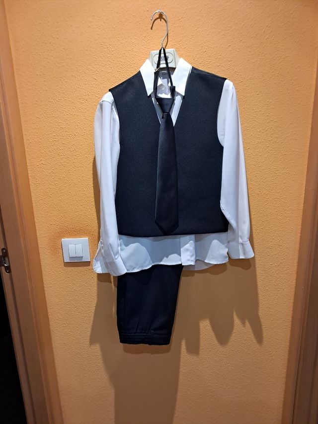Traje comunión talla 12