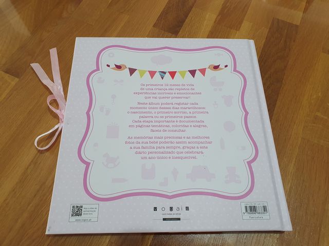 Livro "O meu primeiro ano - Menina"