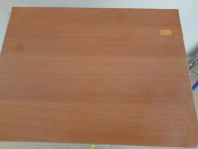 Mueble porta cd con ruedas .