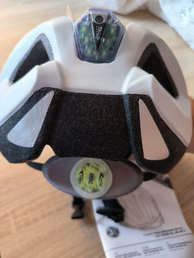 Casco de ciclismo sin estrenar