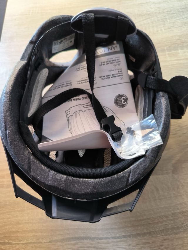 Casco de ciclismo sin estrenar