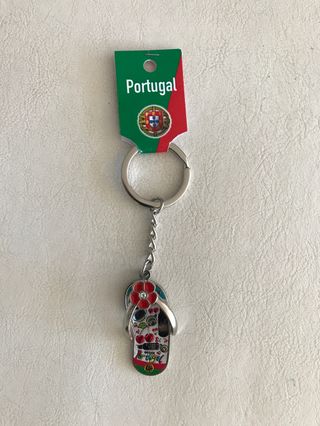 Chaveiro lembrança Óbidos sandália metal novo