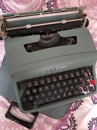 Máquina Olivetti lettera 32 
