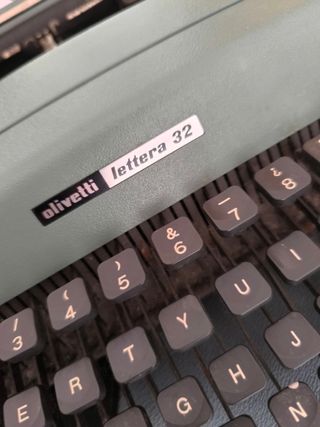 Máquina Olivetti lettera 32 